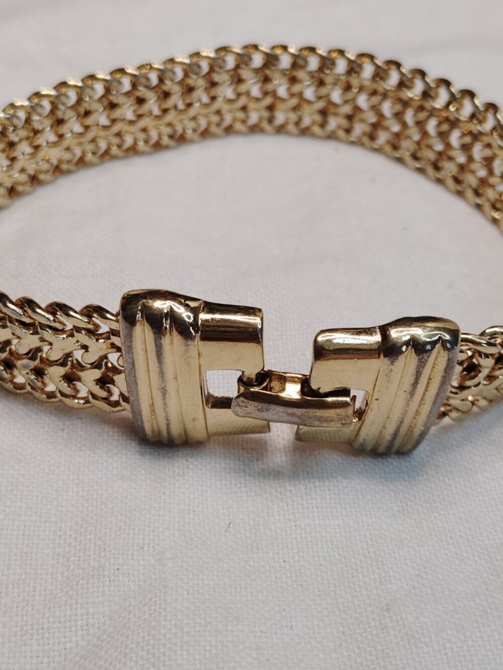 Vintage Monet Gold‑Tone Woven Chain Bracelet • 8" • Fold‑Over Clasp